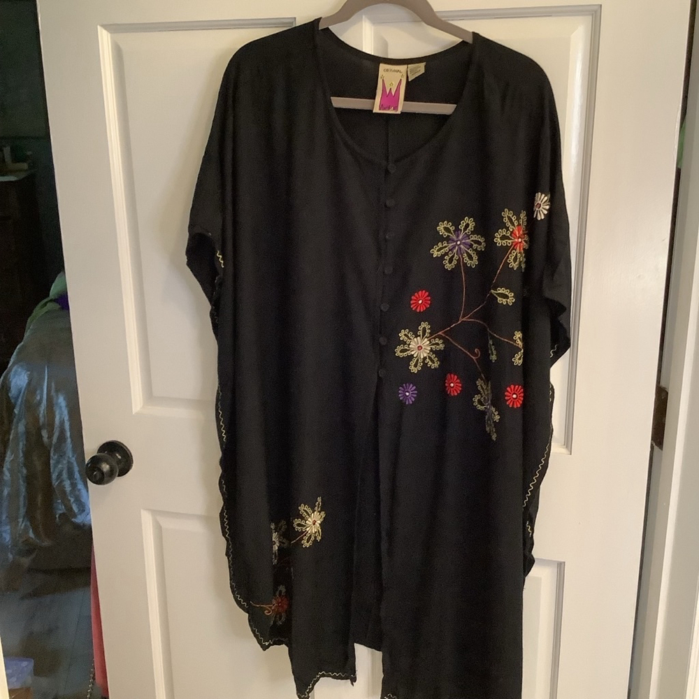 Anthony Original poncho black with embroidery one size